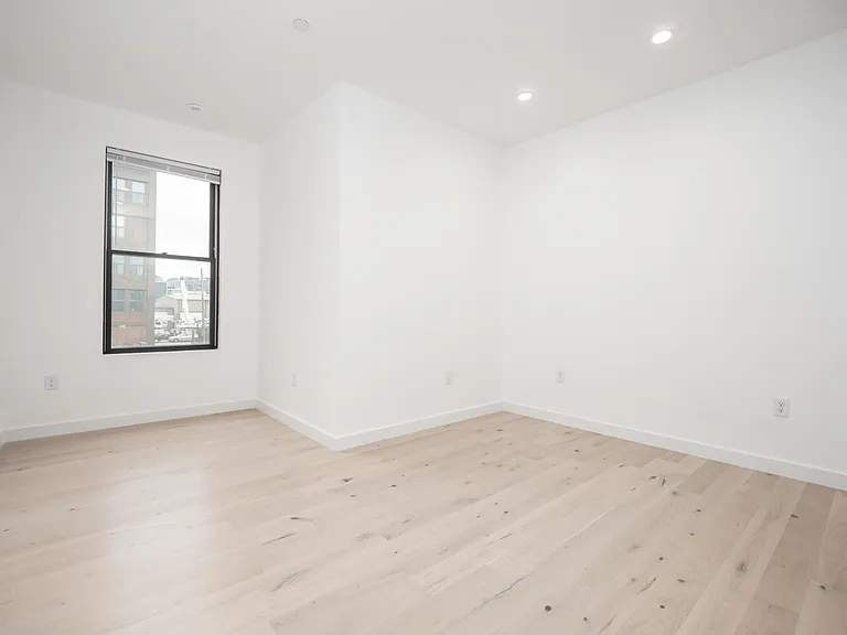 340 W 2nd St #9 — Photo 15