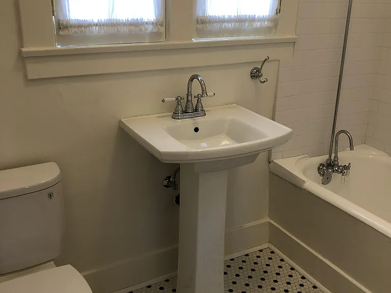 501 W Whiting Ave #8 — Photo 29