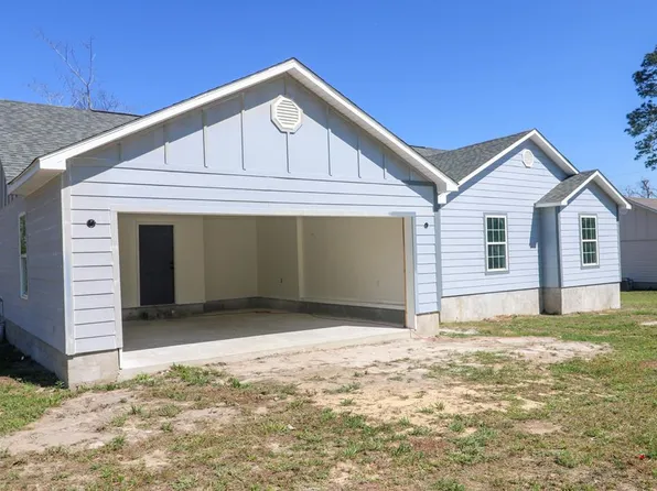 639 Bryan St E, Douglas, GA 31533