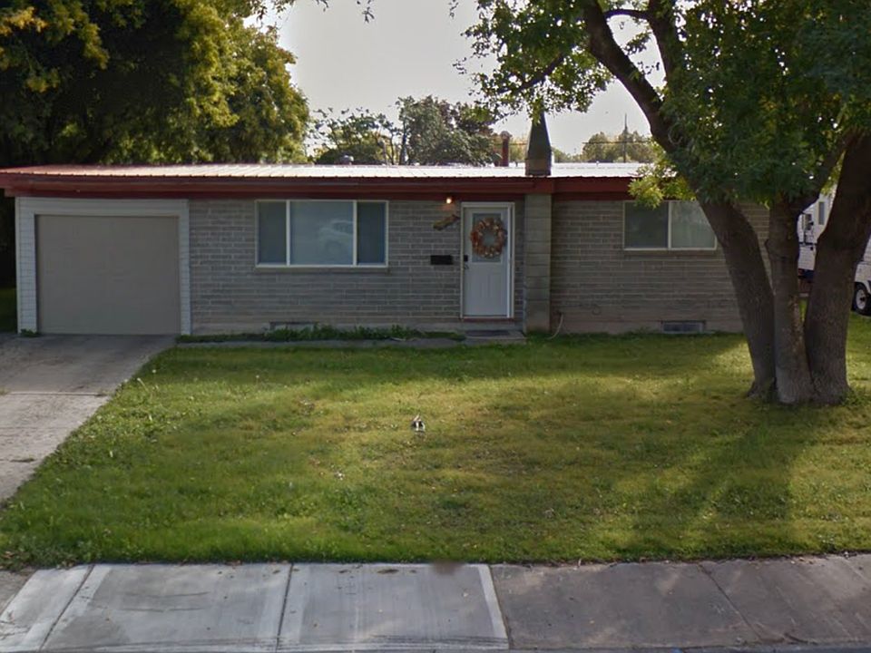1st image of 472 Melrose Dr