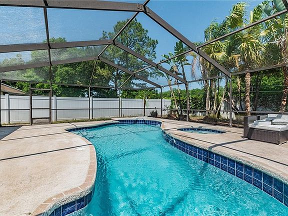 3rd image of 4916 Cypress Trace Dr