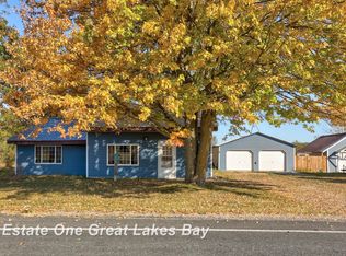 9515 E Condensery Rd, Carson City, MI 48811