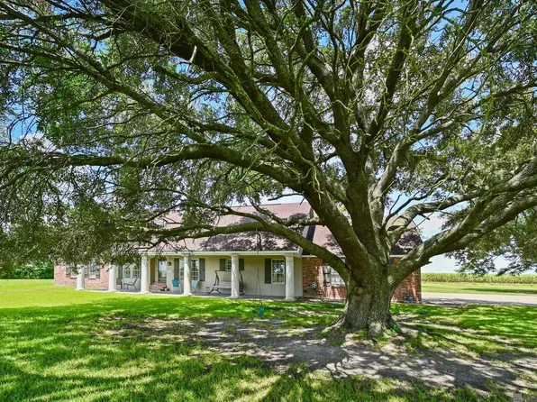 6806 Section Rd, Port Allen, LA 70767
