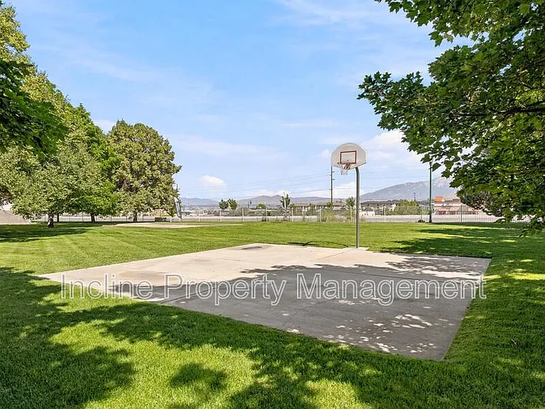 756 N 1060 W — Photo 19