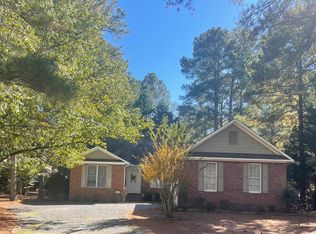 230 Lake Forest Dr, Pinehurst, NC 28374