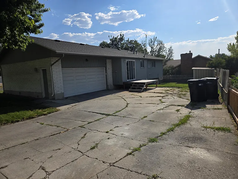 1125 E Fallbrook Way — Photo 6