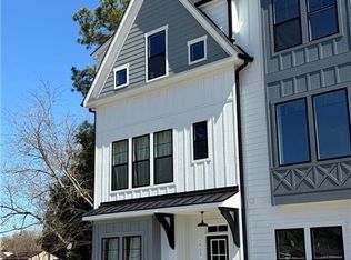 901 Jennings Ln, Chesapeake, VA 23322