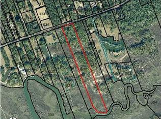 8695 Peters Point Rd, Edisto Island, SC 29438