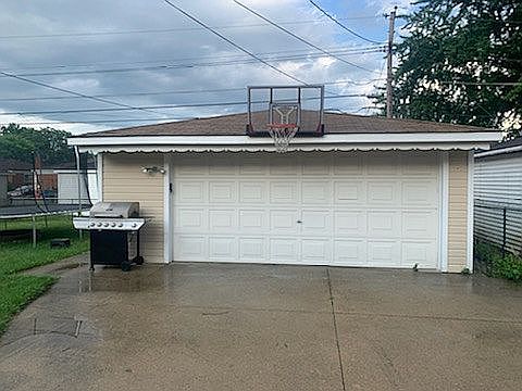 4th image of 32342 Beechwood Dr