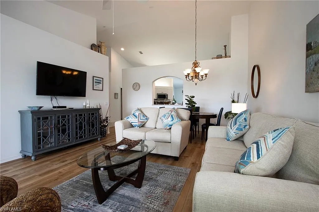 2 bed, 2.0 bath, 1540 sqft, $6,500 — Photo 4