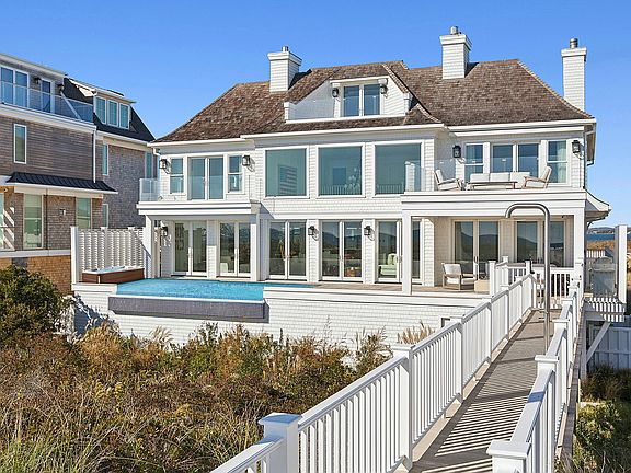 2nd image of 785 Dune Rd