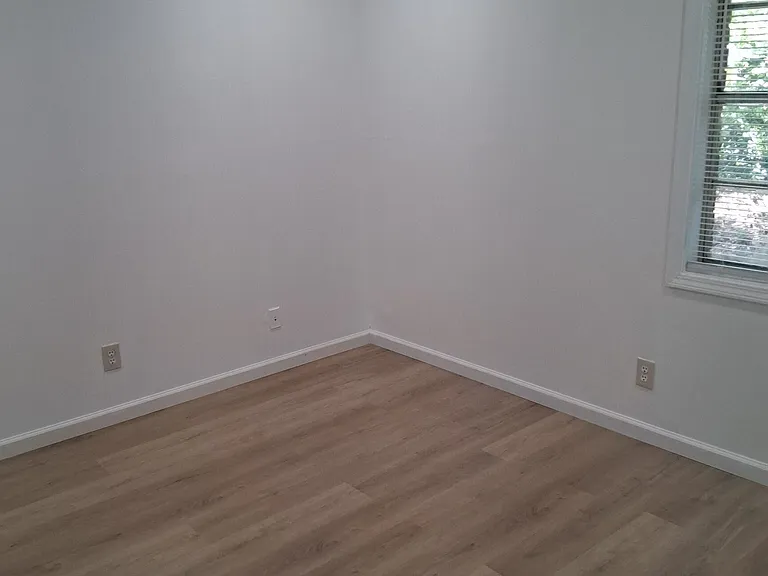 112 Burkshire Ct #B — Photo 5