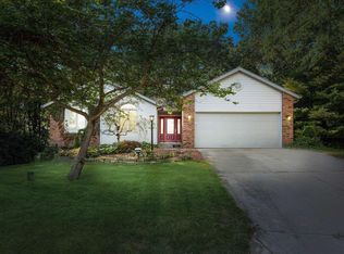 50715 Wimbledon Ct, South Bend, IN 46637