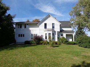 11009 N McMillin Rd, Whitewater, WI 53190