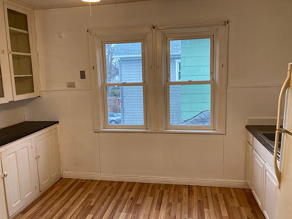 5th image of 60 Richfield Ave #2