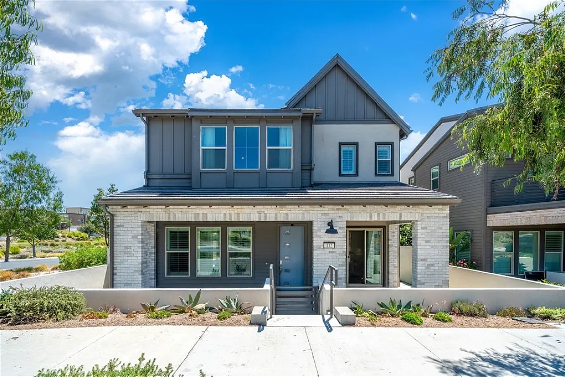 5 bed, 4.5 bath, 3315 sqft, $8,000 — Photo 1