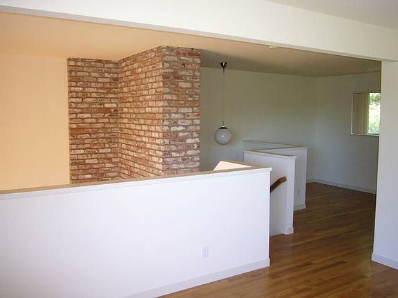 4th image of 54 Cleland Ave