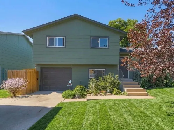8201 Hallett Ct, Fort Collins, CO 80528