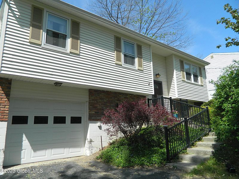 2nd image of 7 Alpine Street