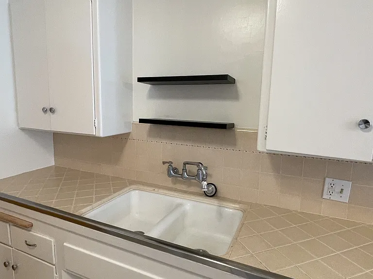 3355 Manning Ave #17 — Photo 9