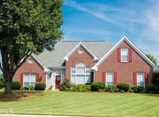 951 Rolling Meadows Dr, Loganville, GA 30052