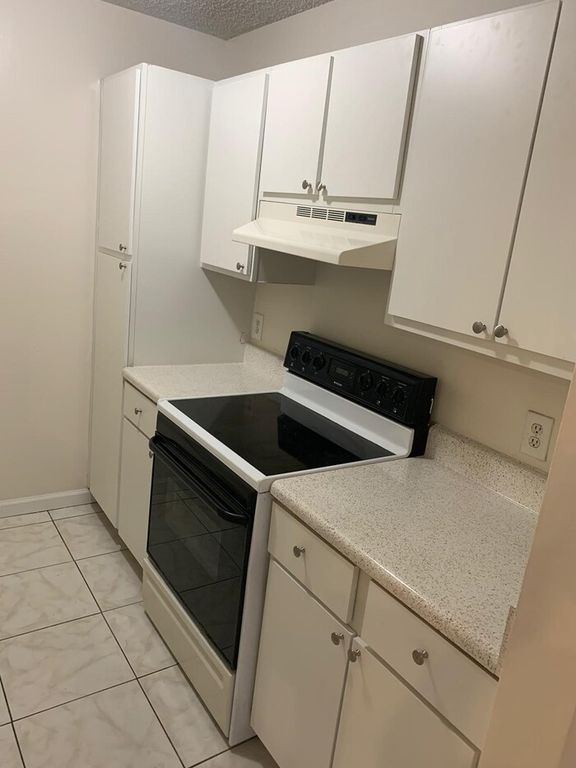 4561 W McNab Rd APT 21, photo 3
