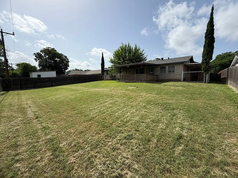 3403 Colony Dr — Photo 20