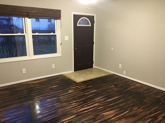 2nd image of 400 S 3rd St
