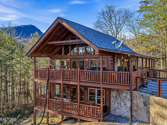 3rd image of 1713 Bear View Rd