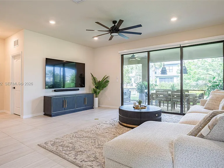 4423 Spruce Ln — Photo 32
