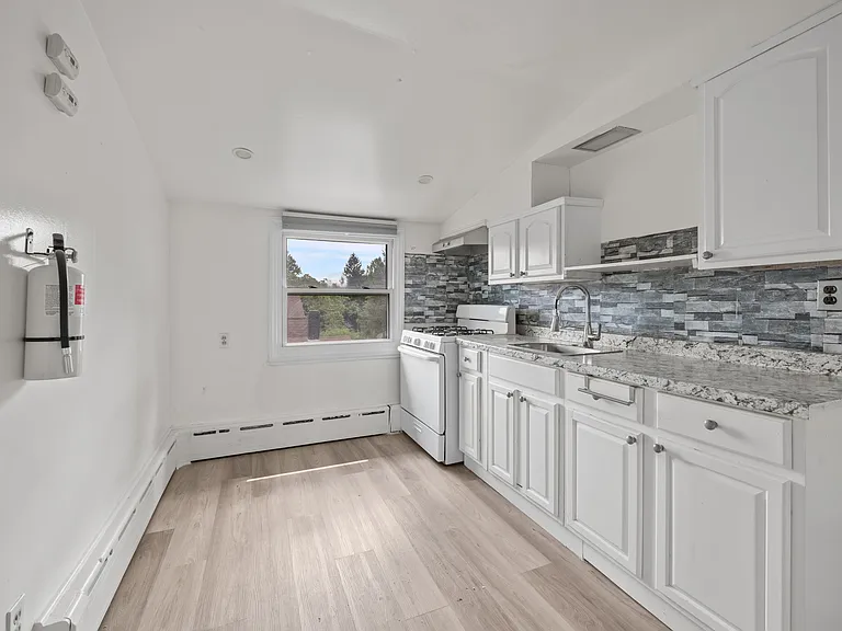 1514 Ratzer Rd #2 — Photo 5