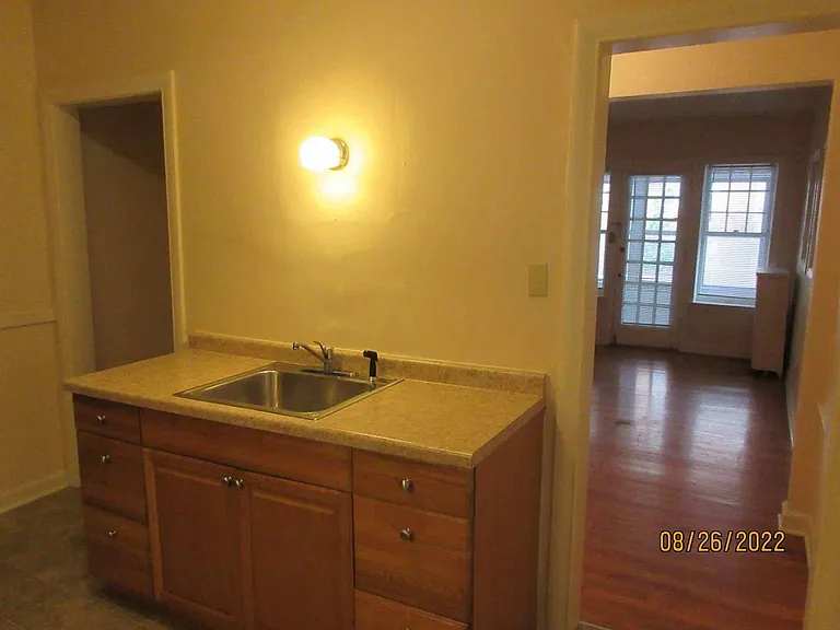 1982 N Prospect Ave #1B — Photo 5