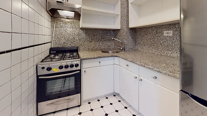 Rented by Bond New York | media 4