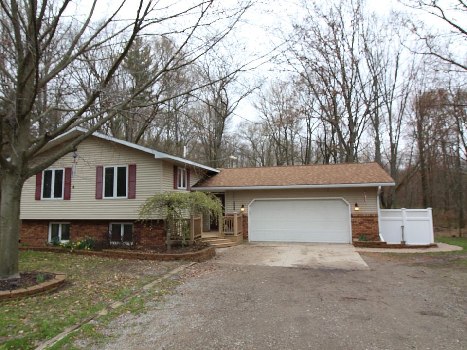 23104 Thirteen Mile Rd, Big Rapids, MI 49307 Zillow