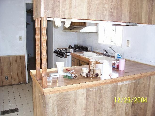 2nd image of 2940 Van Belle Rd