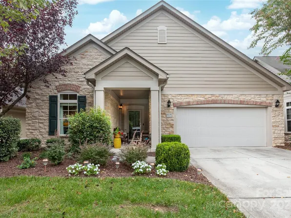 4410 Parkgate Dr, Matthews, NC 28105