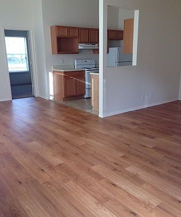 2nd image of 14527 Clovelly Wood