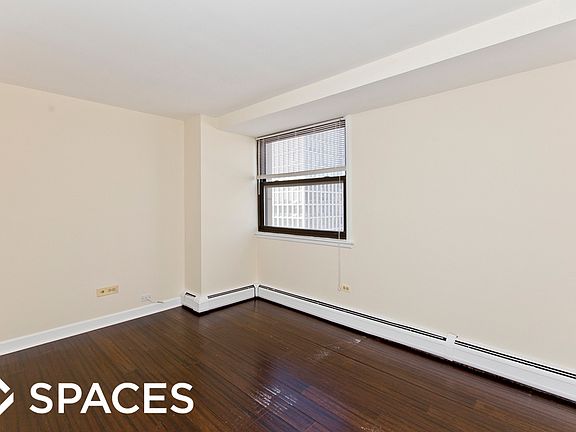5th image of 3639 N Pine Grove Ave APT 18B