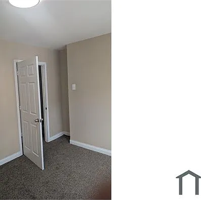 10924 S Wabash Ave — Photo 10