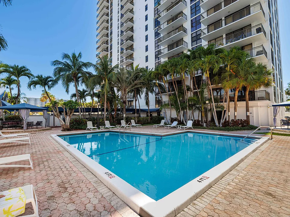 3031 N Ocean Blvd #507