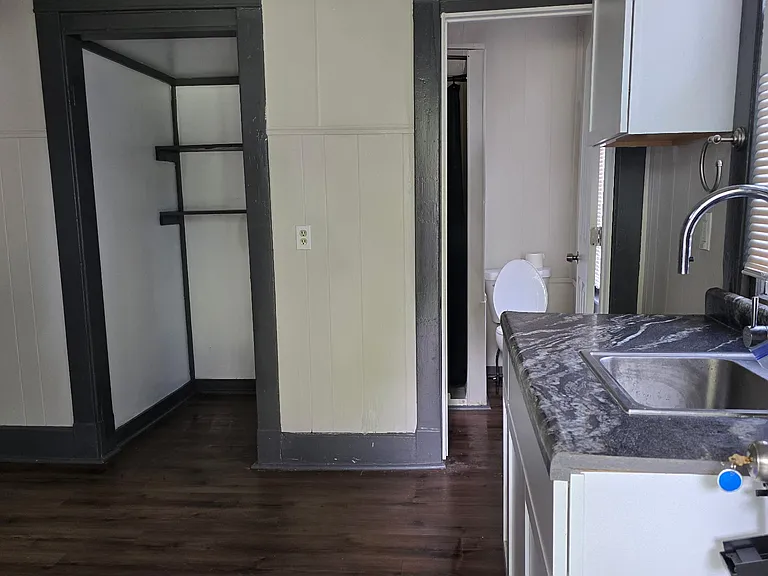 613 Monroe Ave #C — Photo 11