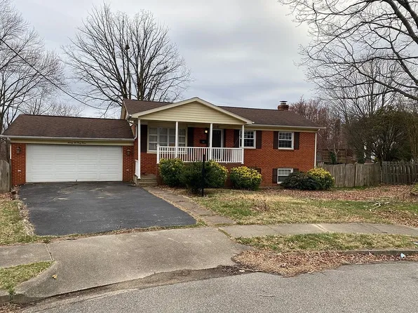 2243 Sussex Ct, Woodbridge, VA 22191