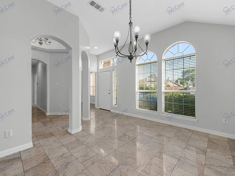 1403 Marblecrest Dr — Photo 6