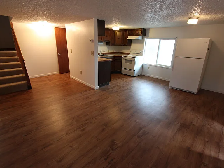 1323 Mission Rd — Photo 2