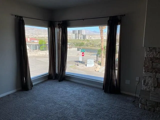 1376 Riverfront Dr — Photo 5