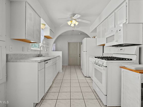 3rd image of 1273 Southwestern Dr