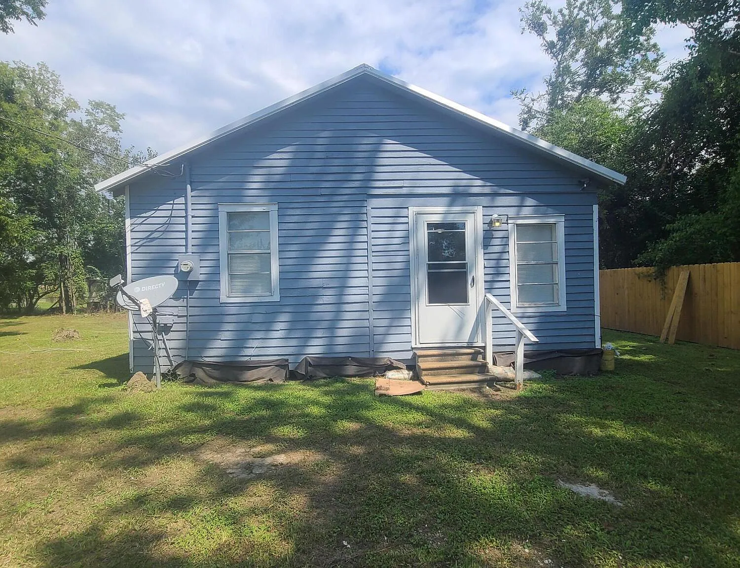 3 bed, 1013 sqft, $850 — Photo 1