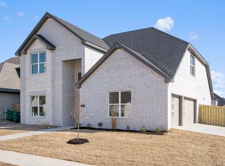 431 Hedge Dr, Centerton, AR 72719