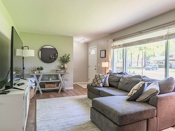 2nd image of 1059 Lancelot Dr