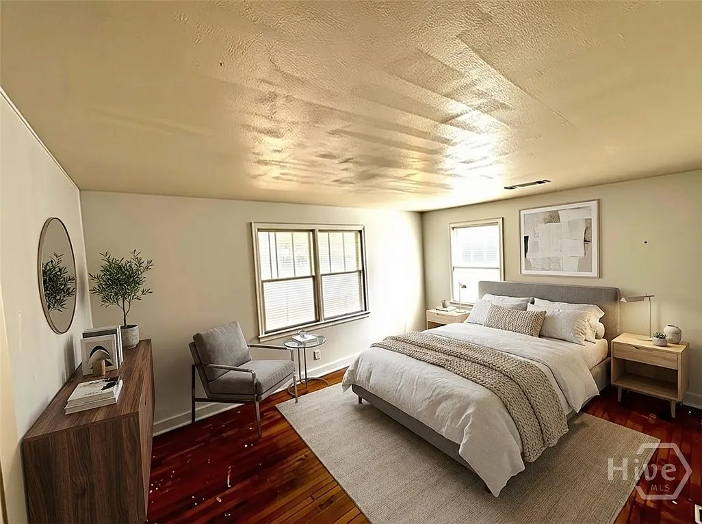 2 bed, 1.0 bath, 1089 sqft, $1,950 — Photo 2
